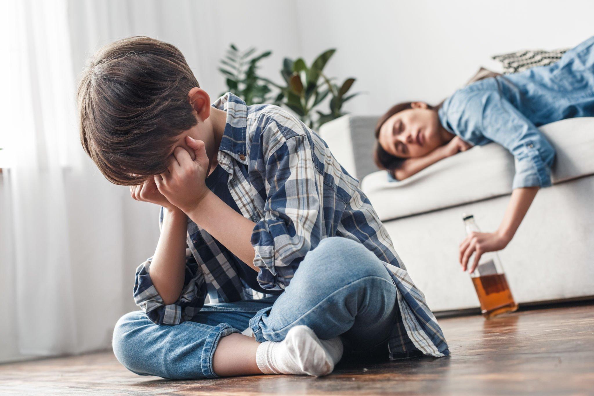 Alcohol Use Disorder in Teenagers – Symptoms & Control